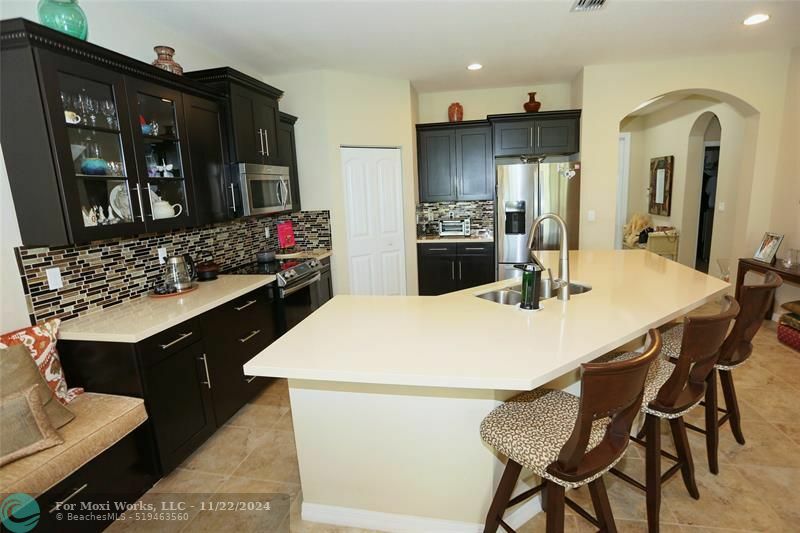 Property Photo:  5022 Manchia Dr  FL 33463 