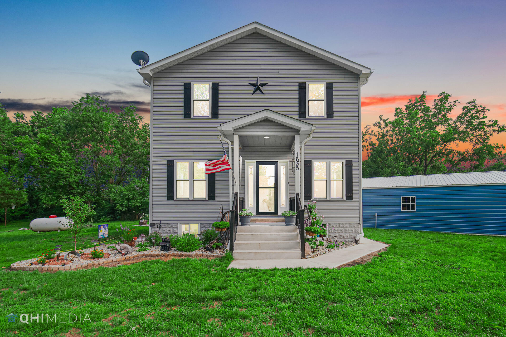 Property Photo: 1635 E 625 IN 46534