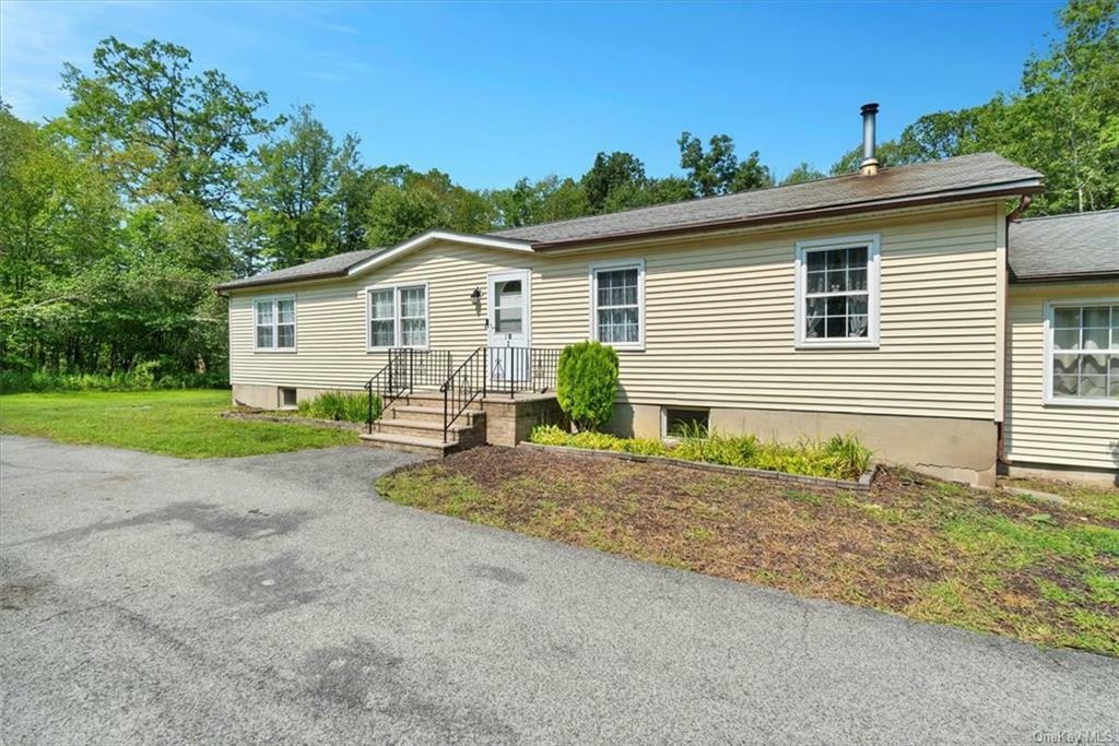 Property Photo:  1208 Greenville Turnpike  NY 12771 