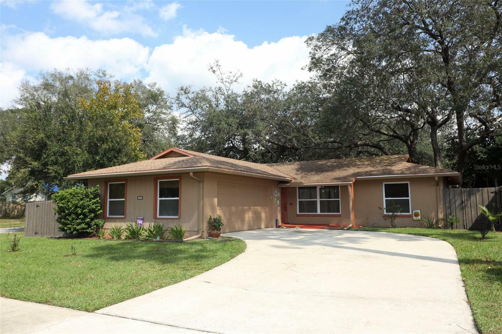 Property Photo:  823 Osceola Trail  FL 32707 