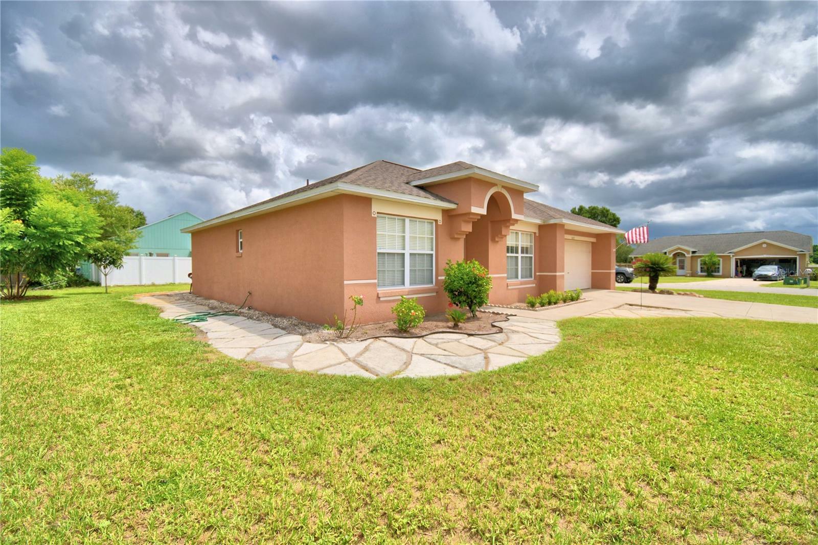 Property Photo:  607 Heather Glen Loop  FL 33884 