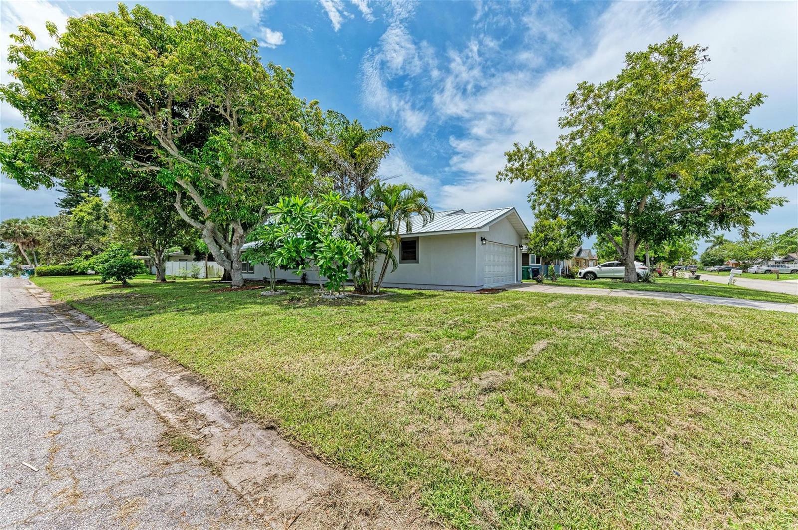 Property Photo:  2601 13th Street W  FL 34221 