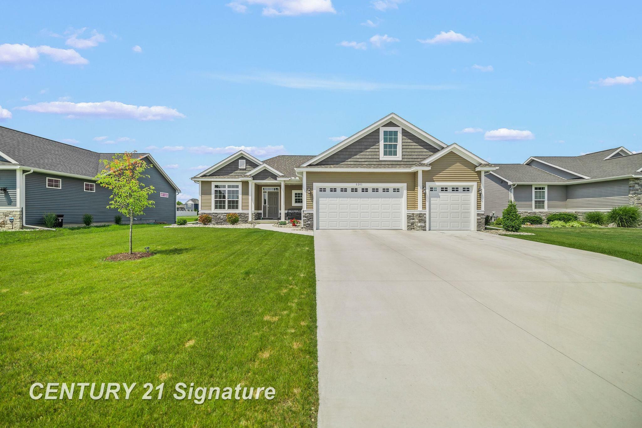 Property Photo:  5201 Pebblestone Lane  MI 48603 