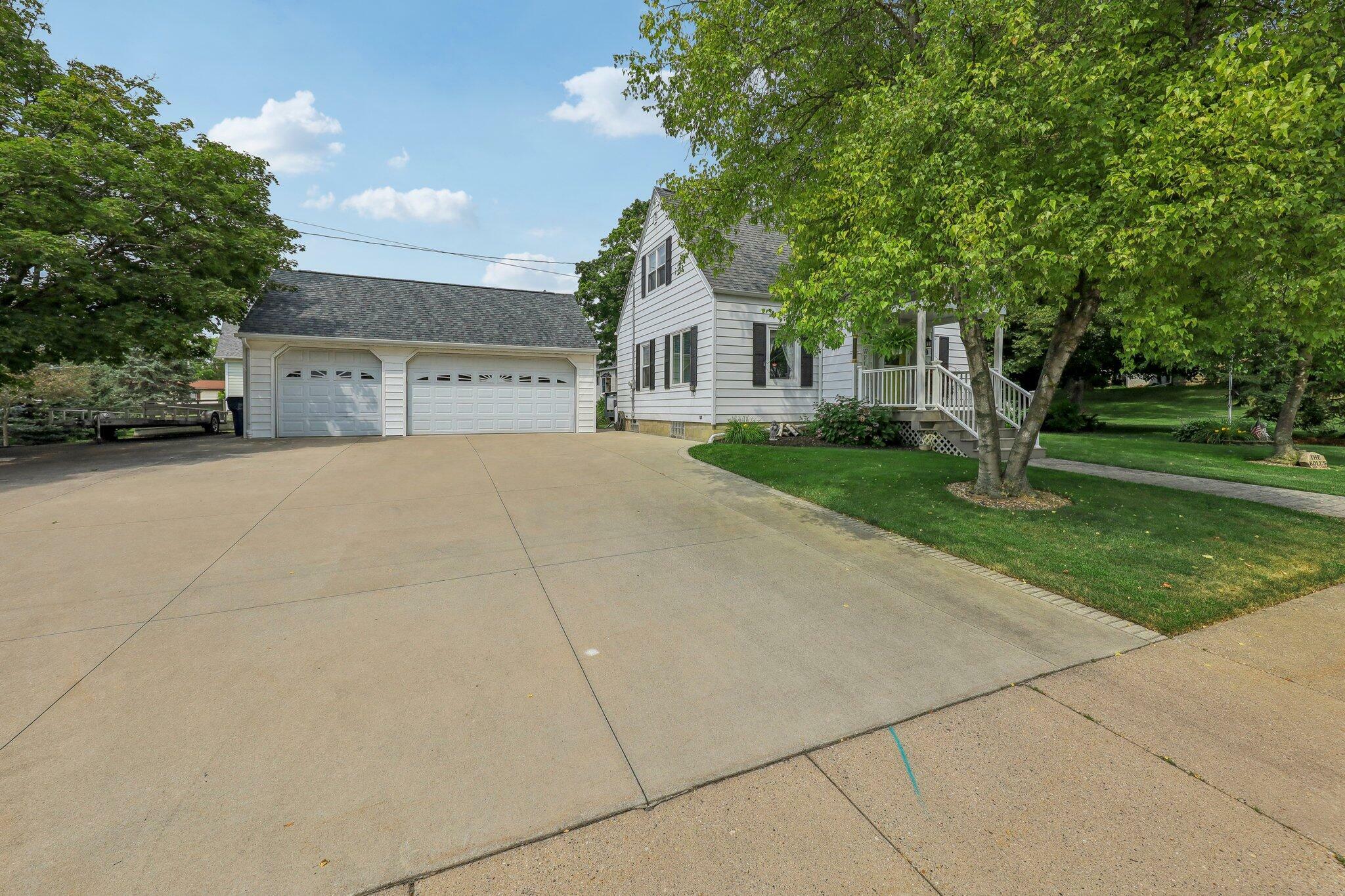 Property Photo:  214 Forest St  WI 53091 