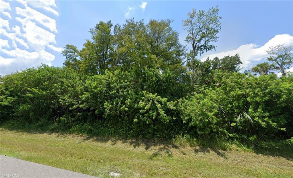 Property Photo:  39th Ave NE  FL 34120 