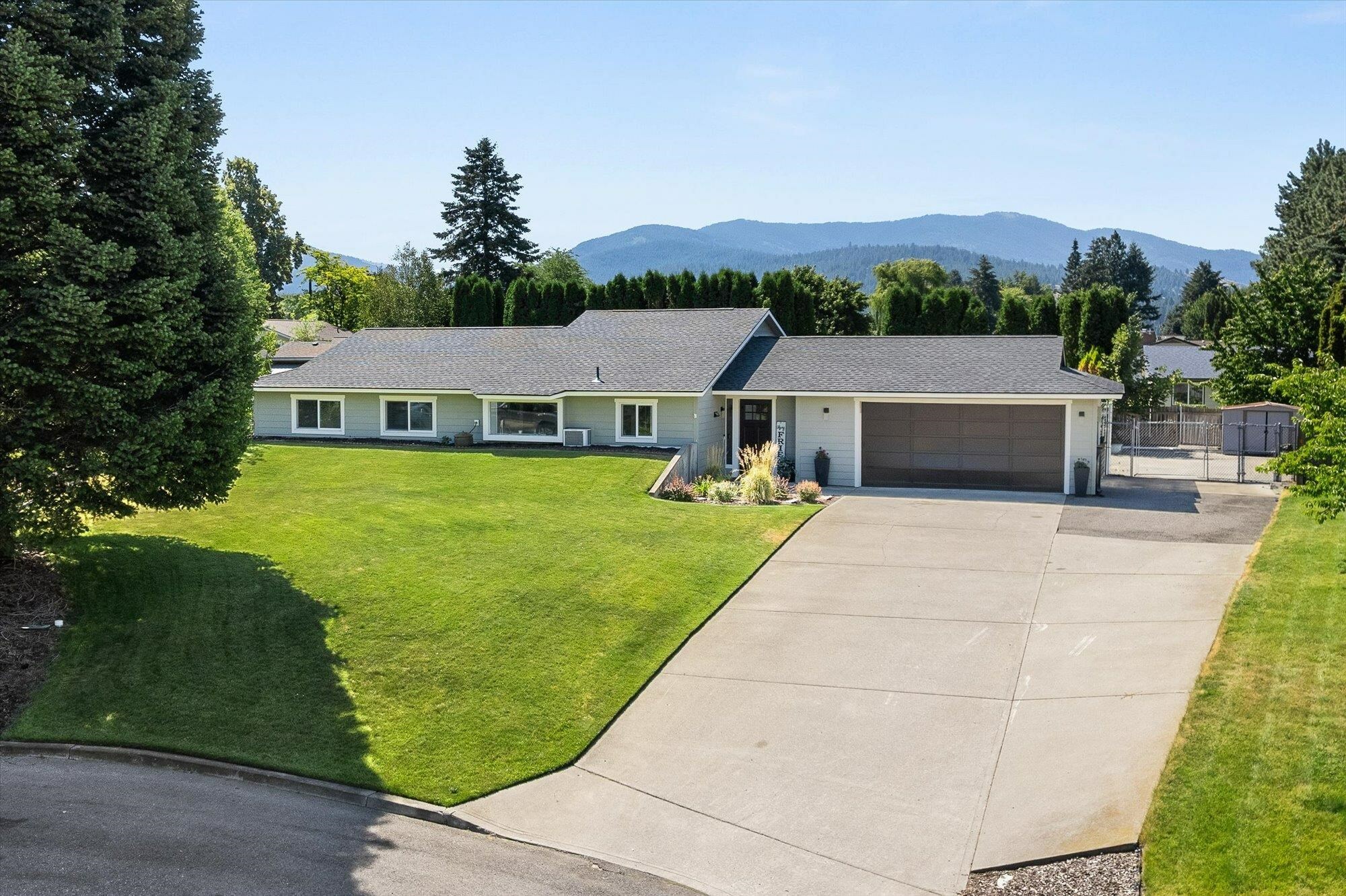 Property Photo:  510 N Mitchell Ct  WA 99019 