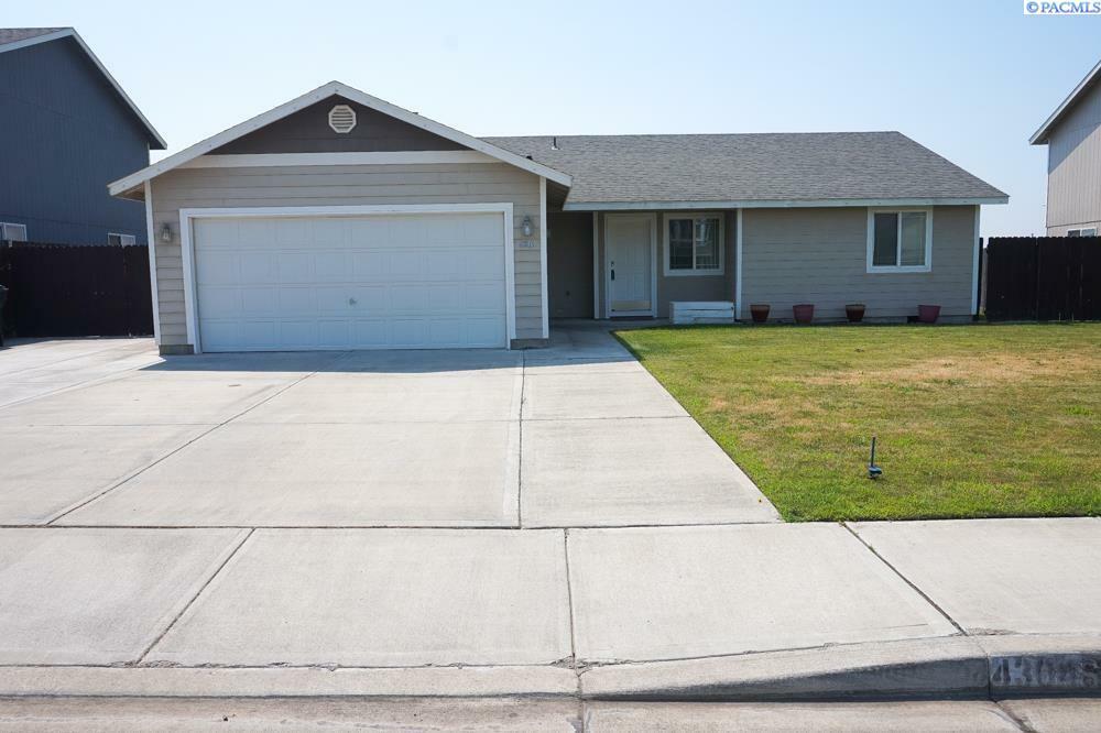 Property Photo:  4304 Campolina Ln  WA 99301 