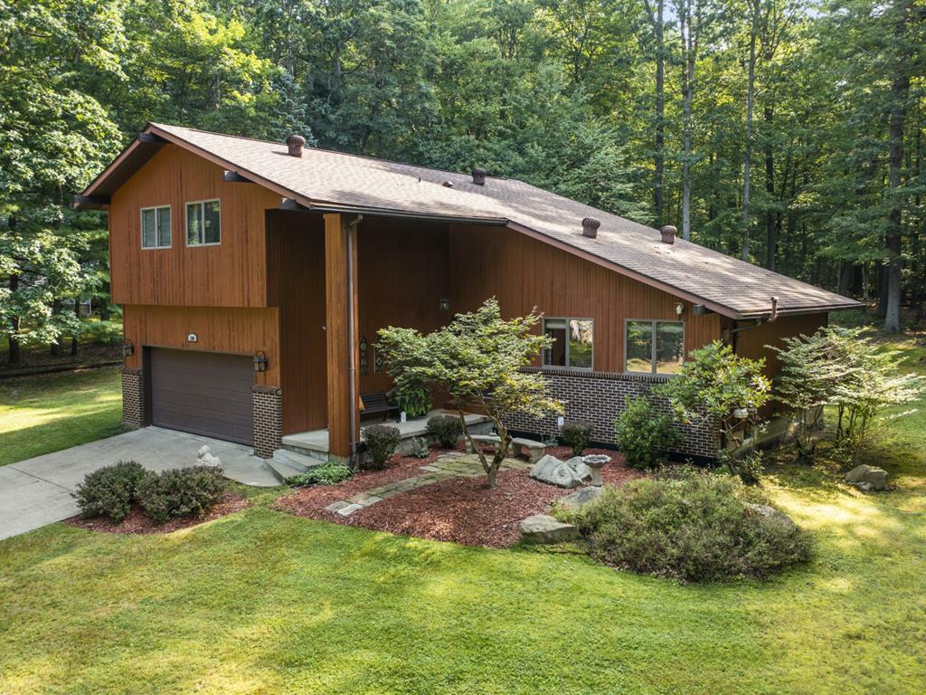 Property Photo:  104 White Oak Drive  PA 16354 