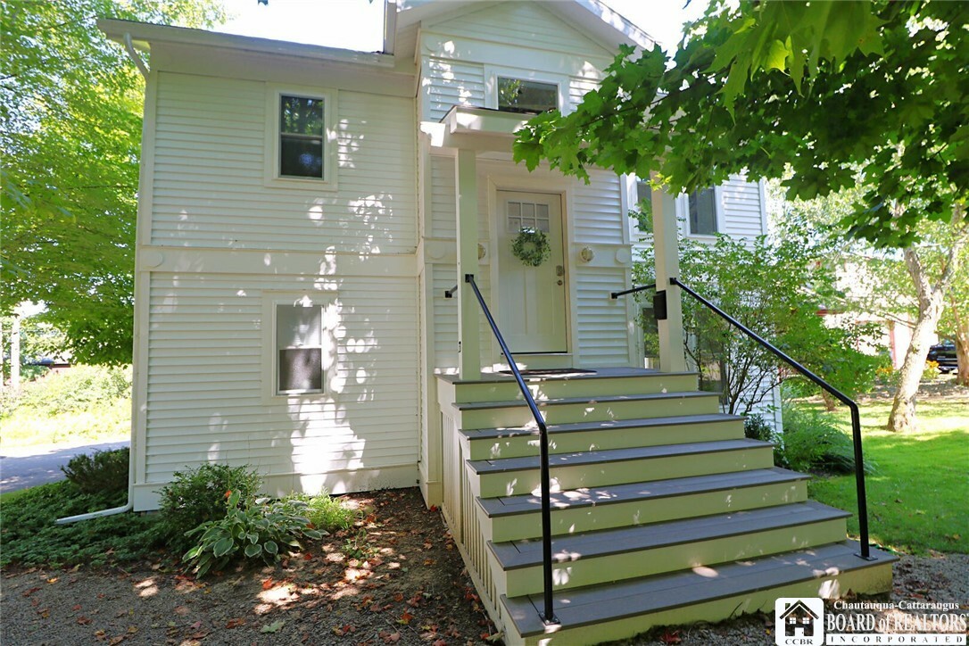 Property Photo:  