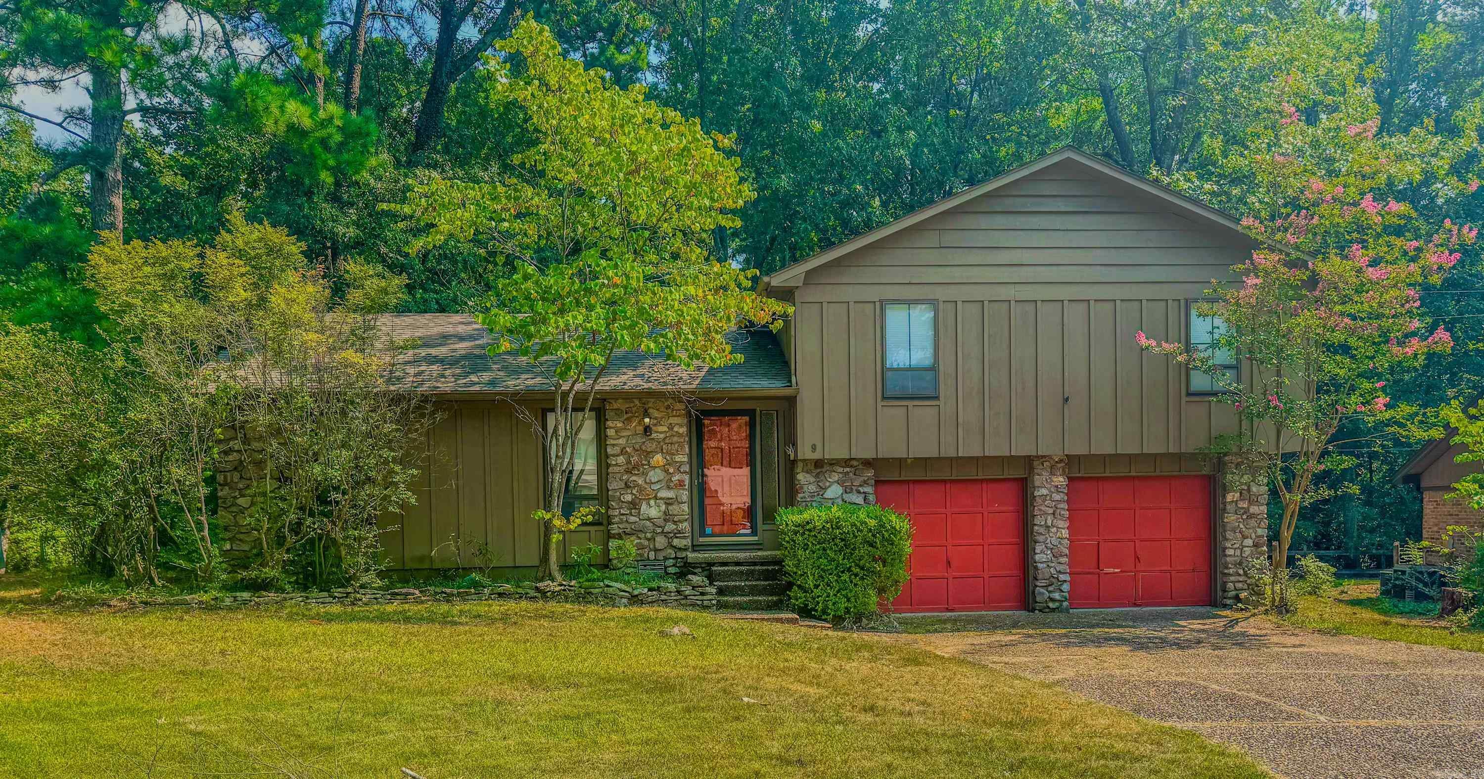 Property Photo: 9 Newbridge Court AR 72227