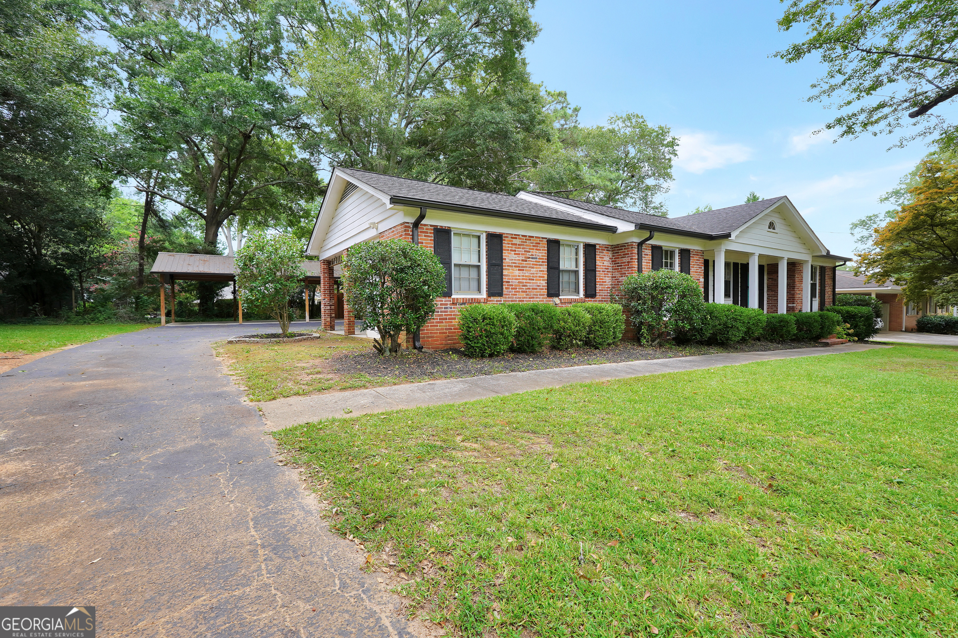 Property Photo:  935 Finley Street  GA 30224 