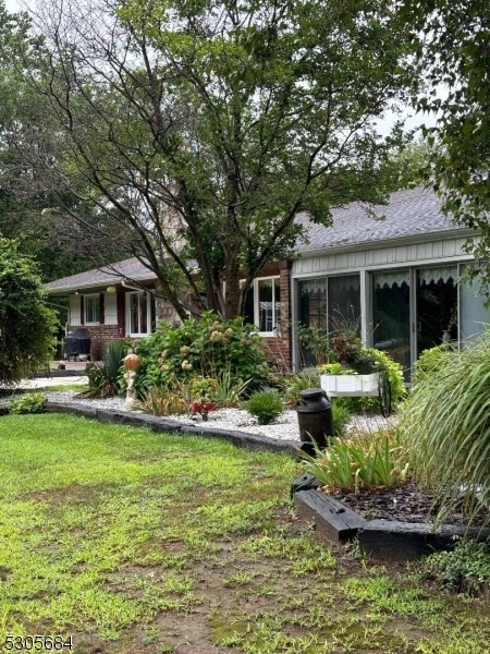 Property Photo:  10 Vail Rd  NJ 07832 