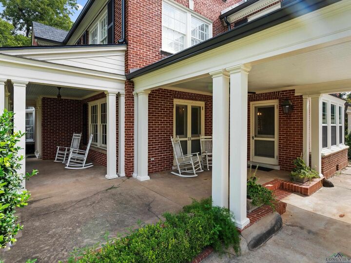 Property Photo:  905 S Main  TX 75654 
