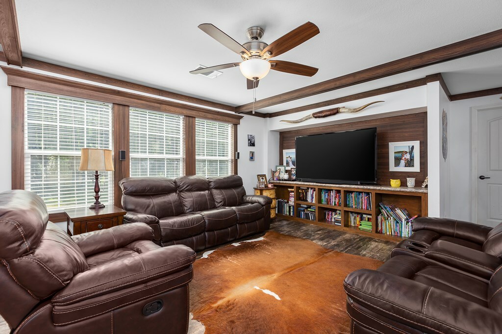 Property Photo:  197 McGuire Road  TX 75901 