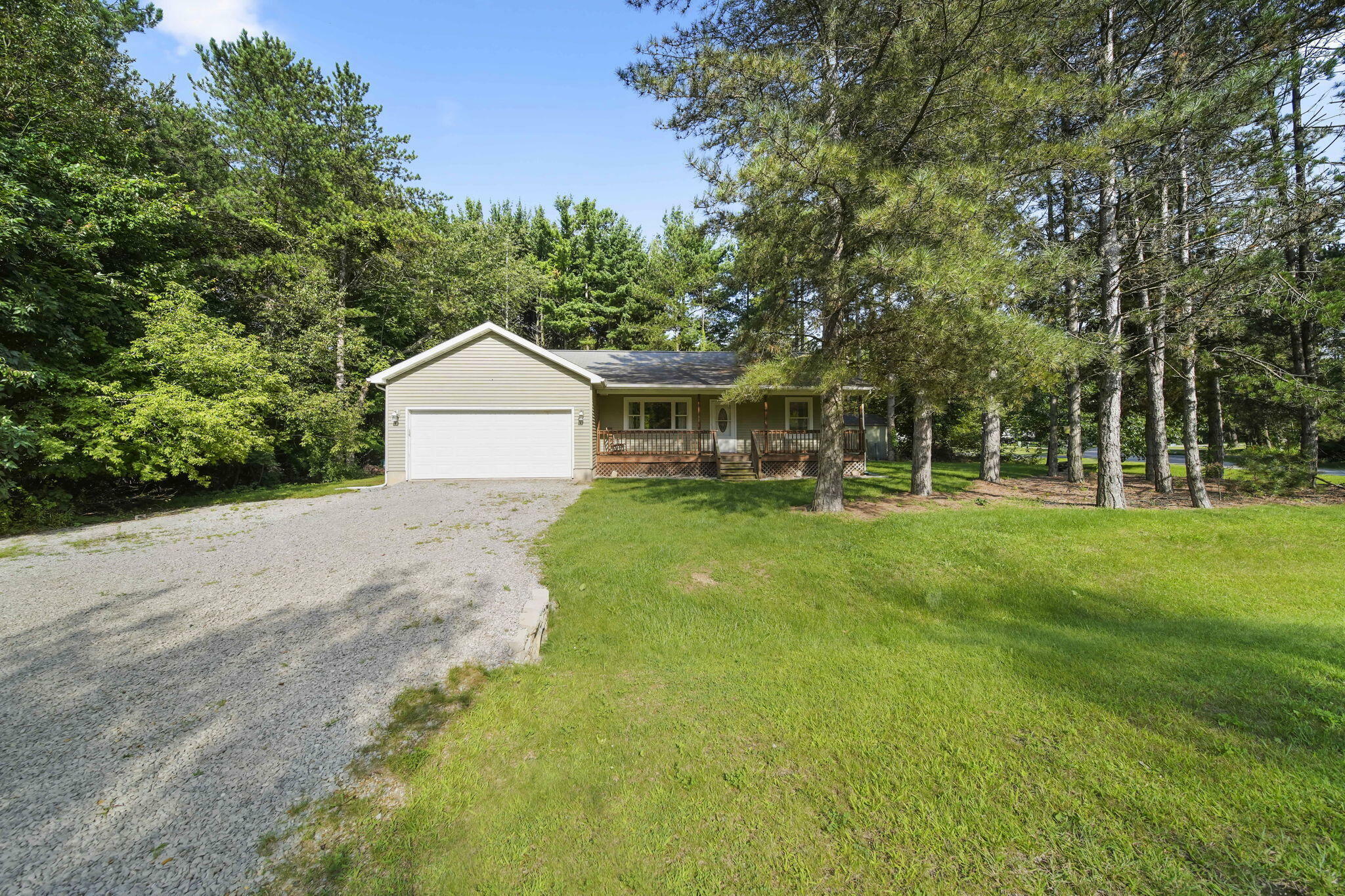 Property Photo:  501 Reef Court  MI 49272 