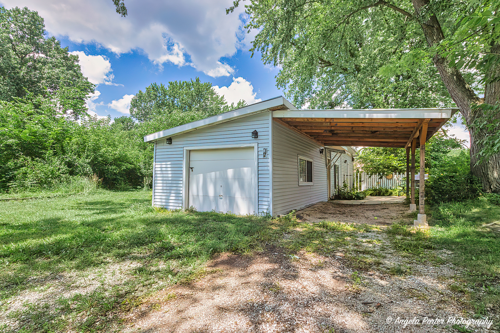 Property Photo:  902 Landl Park Road  IL 60051 