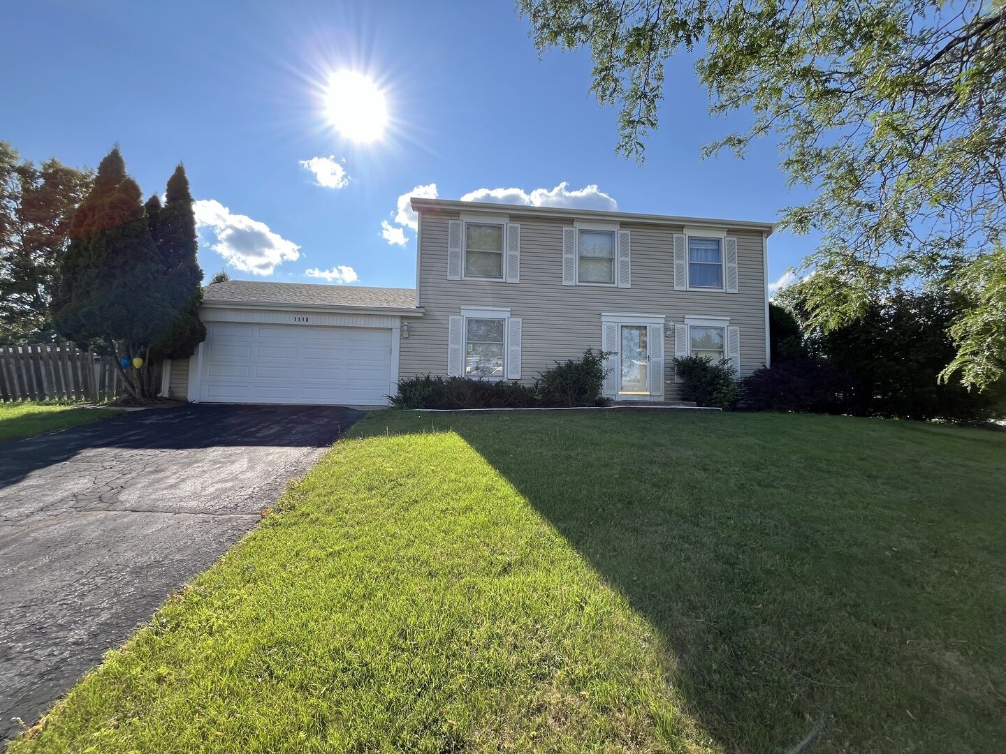 Property Photo: 1118 Manchester Road IL 60193