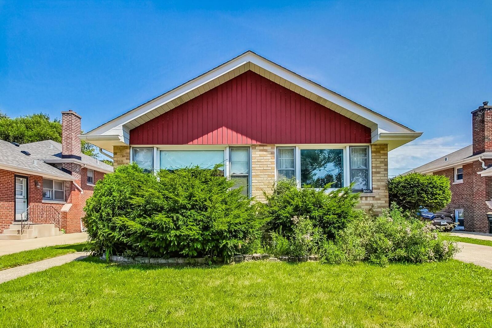 Property Photo:  6525 N Cicero Avenue  IL 60712 