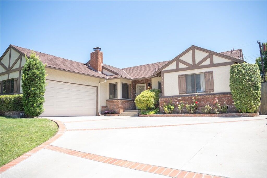 Property Photo:  1114 N Acacia Avenue  CA 92831 
