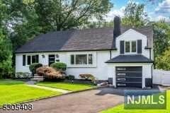 Property Photo:  6 Chestnut Hill Place  NJ 07028 