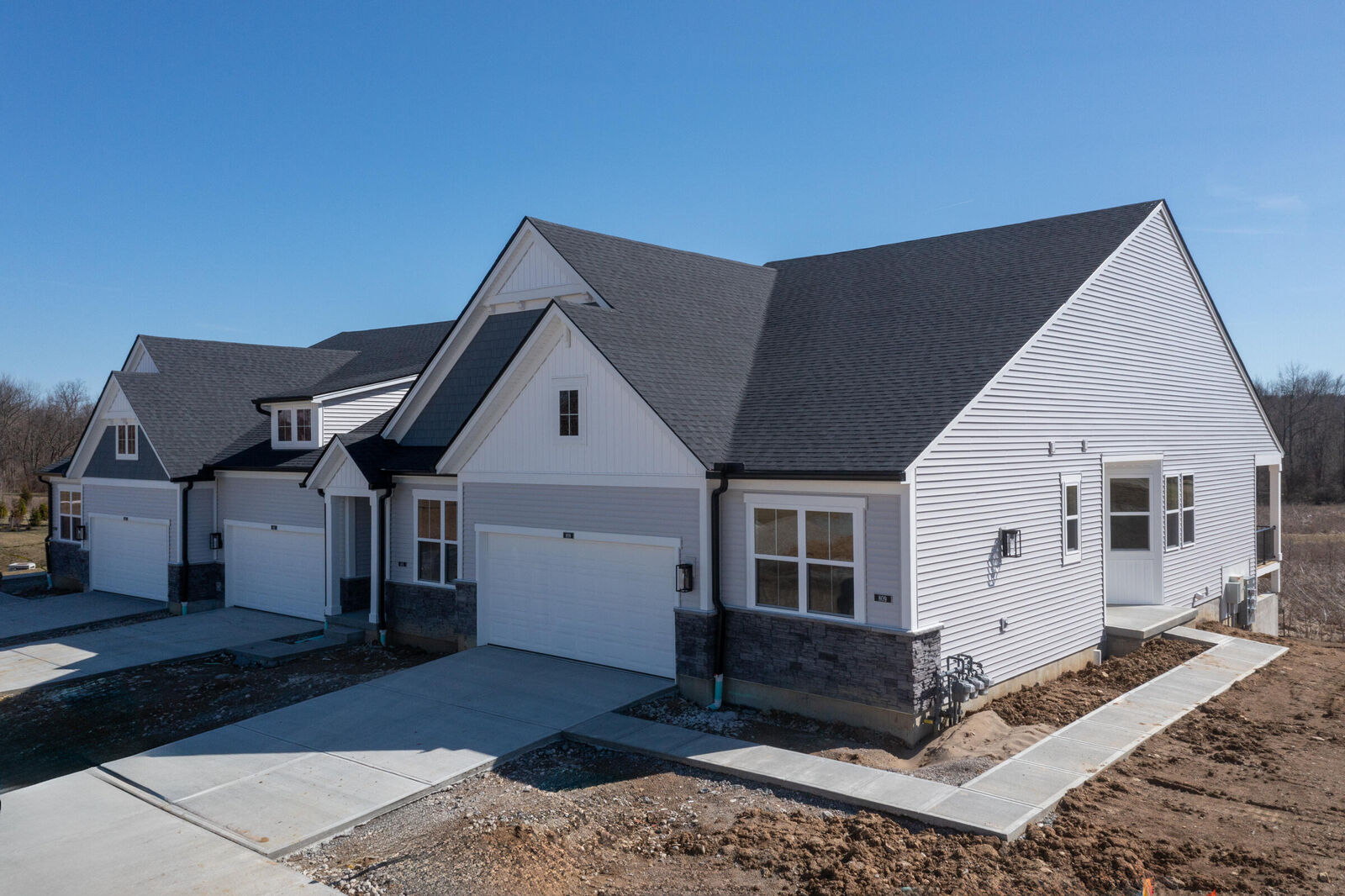 Property Photo:  809 Amesbury Drive  KY 41042 