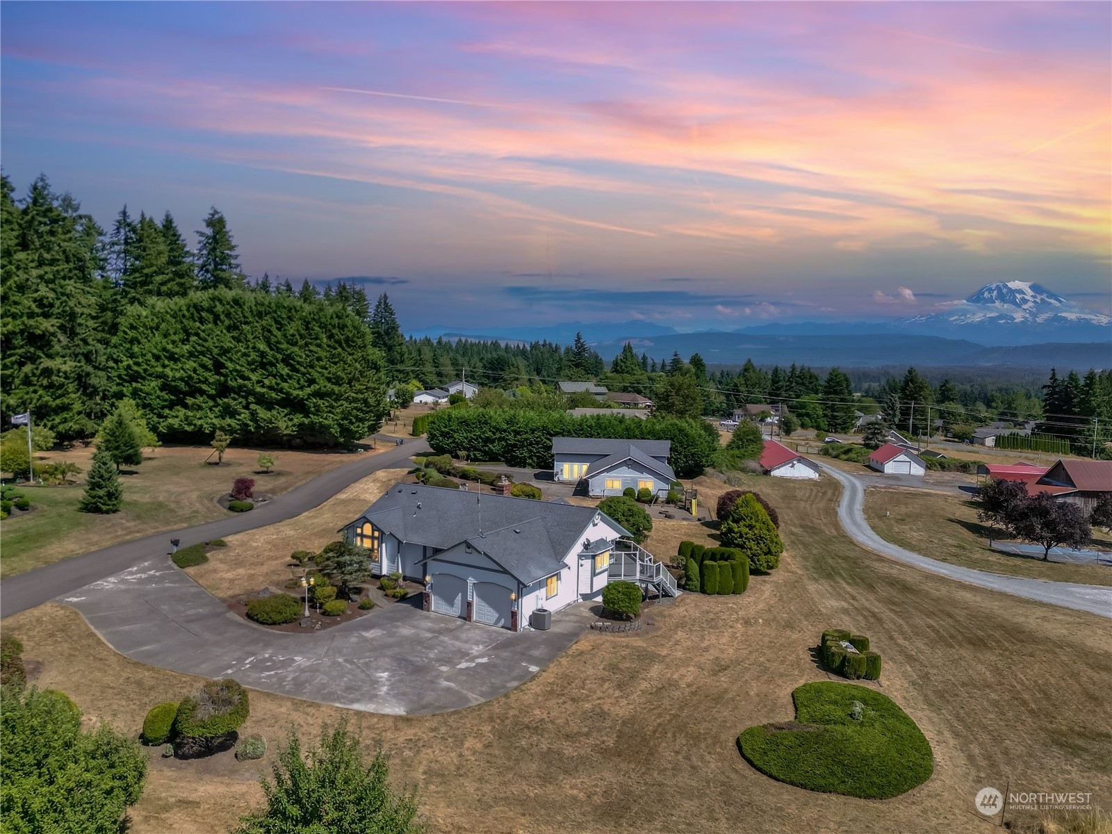 Property Photo: 10016 252nd Street E WA 98338