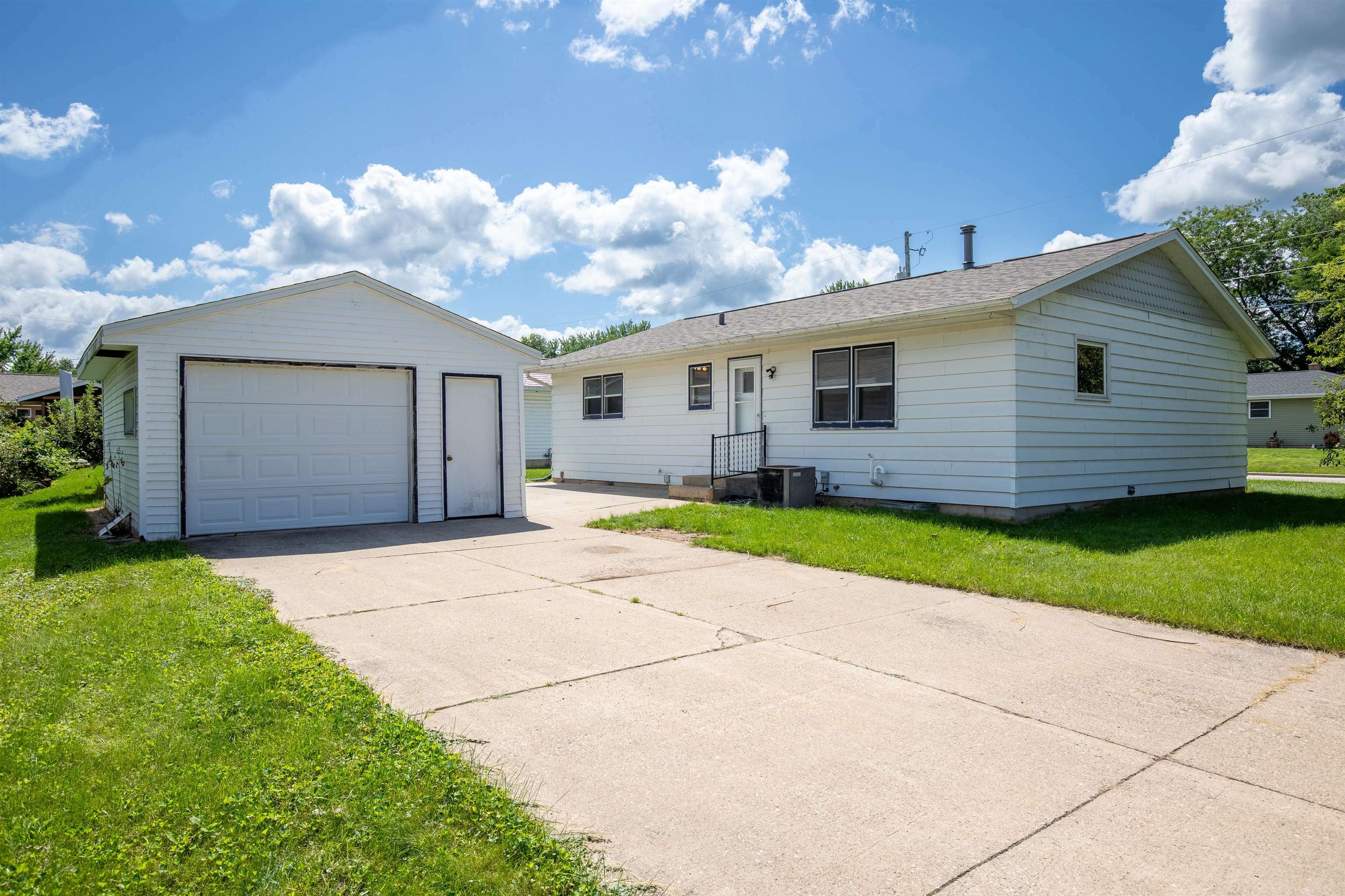 Property Photo:  262 Lakeview Avenue  WI 54944 