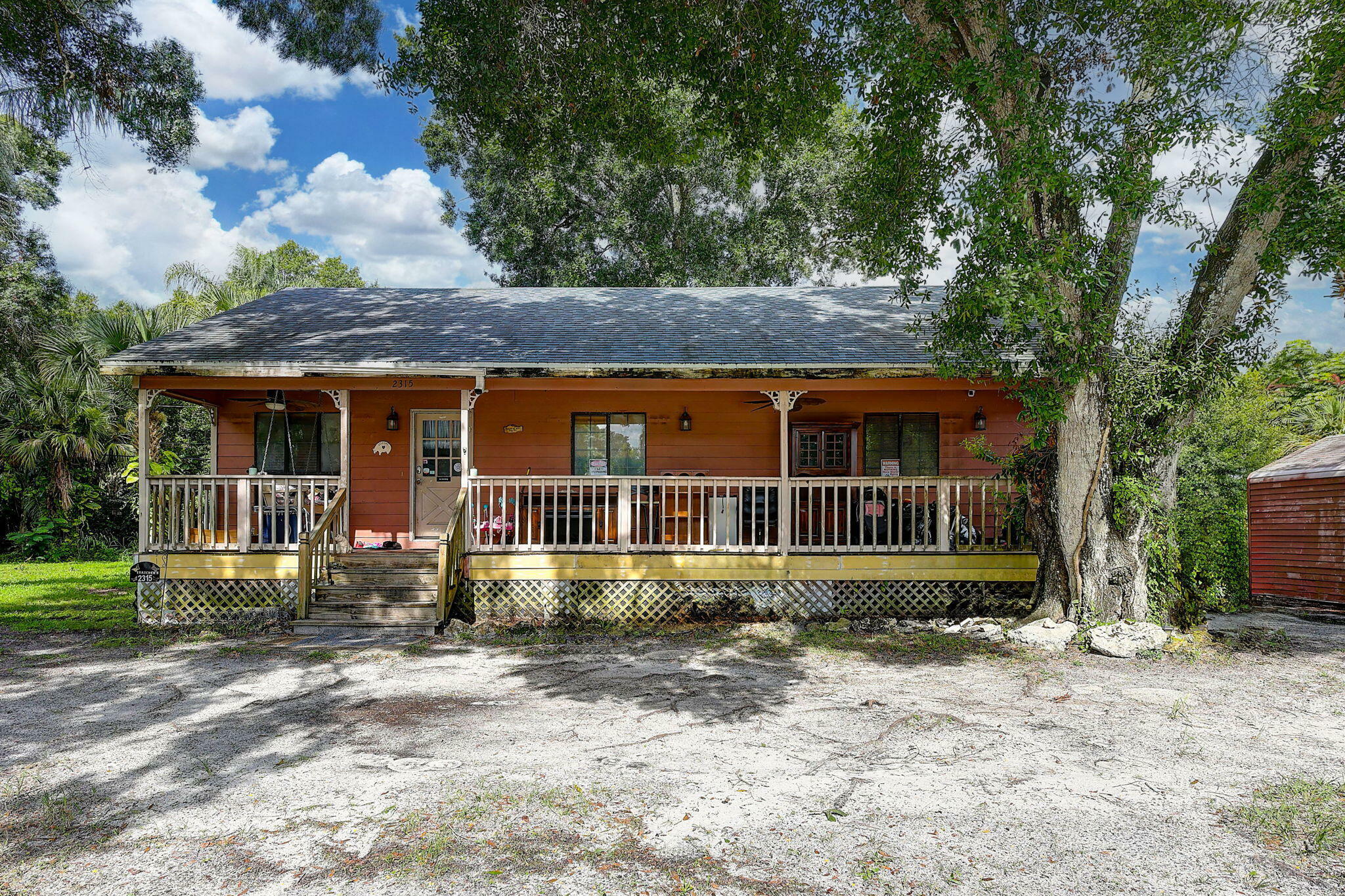 Property Photo:  2315 SW 28th Avenue  FL 32968 