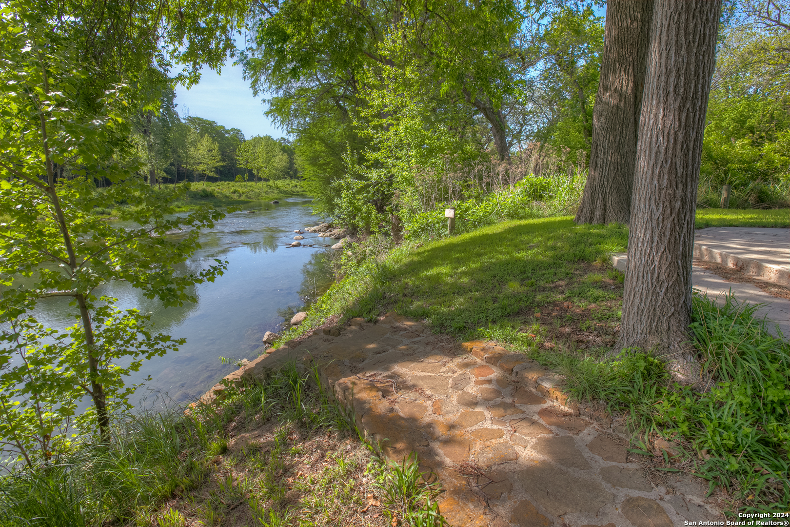 Property Photo:  1390 Ervendberg Ave  TX 78130 