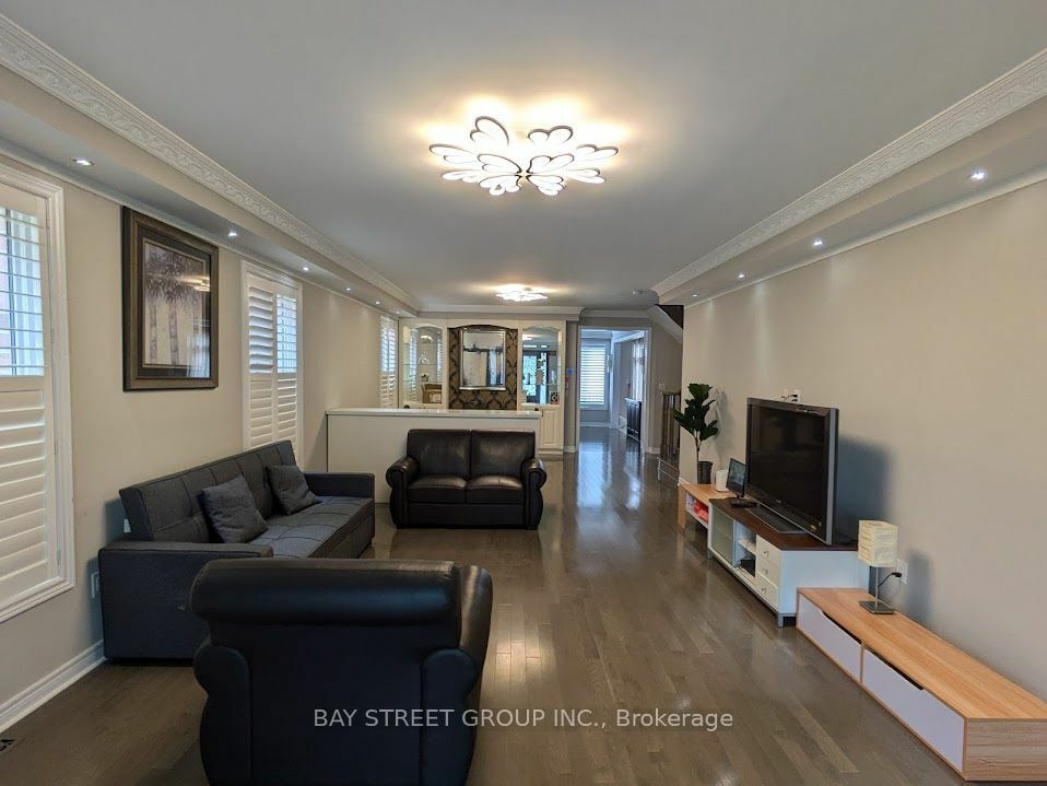 Property Photo:  