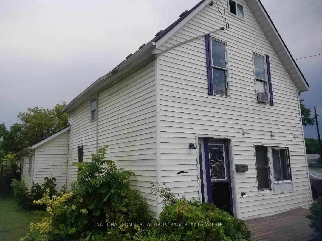 Property Photo:  409 Murray St  ON N8A 1V5 