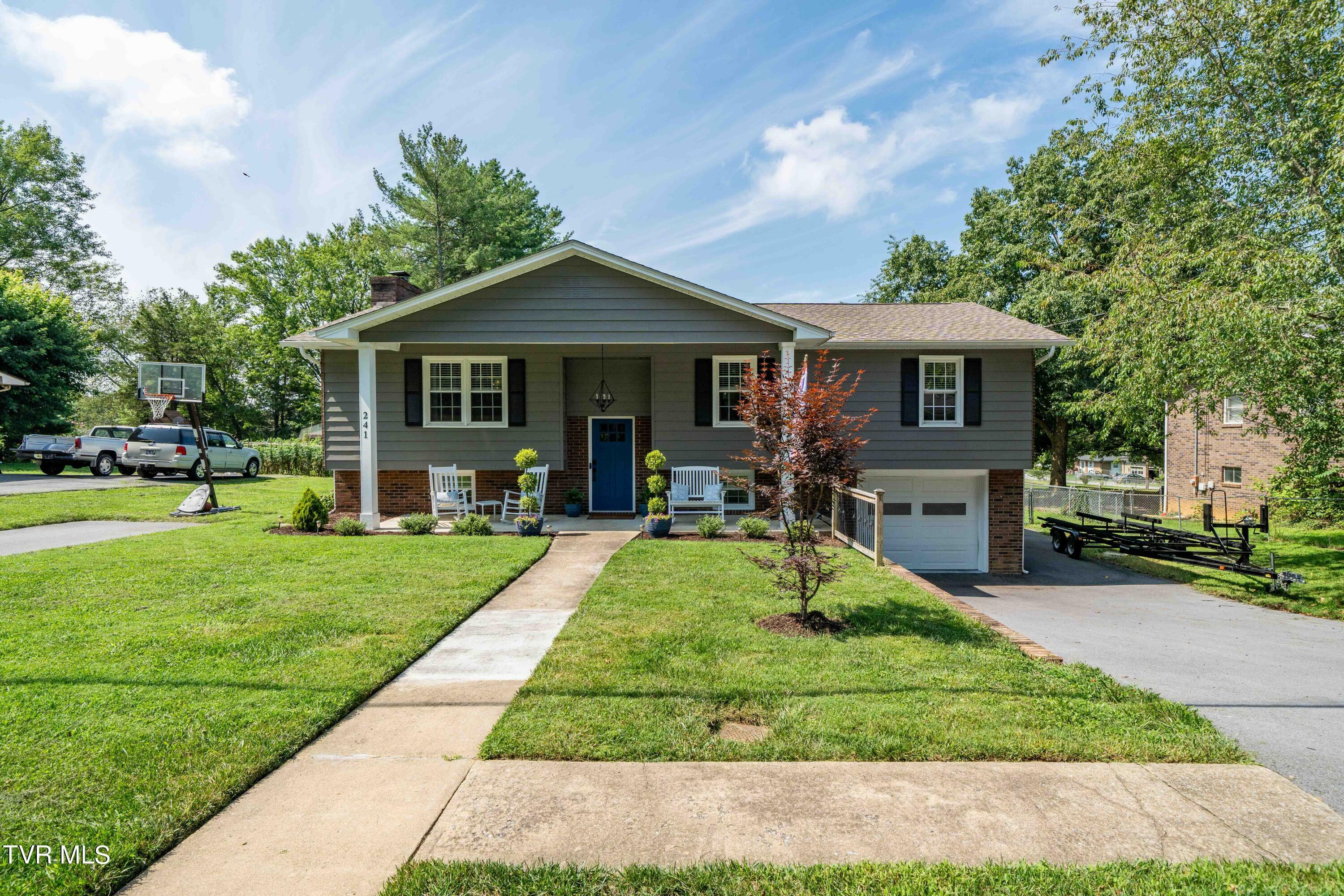 Property Photo:  241 Nelson Avenue  TN 37686 