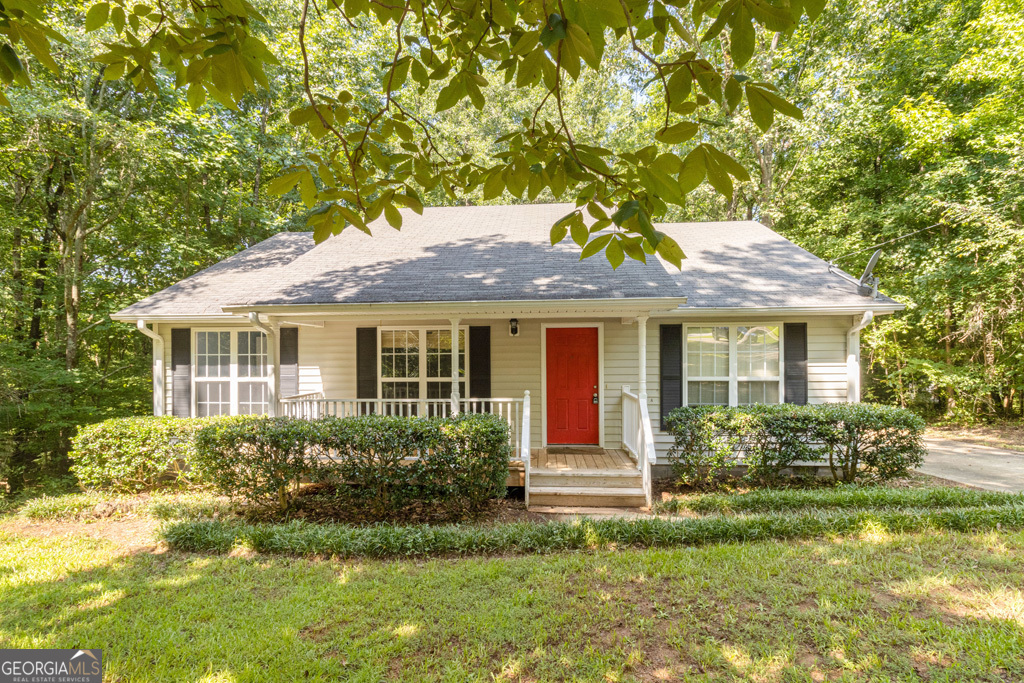 Property Photo: 131 Post Oak Circle GA 30630
