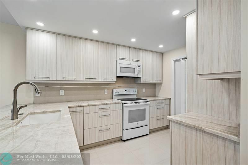 Property Photo:  2901 S Palm Aire Dr 106  FL 33069 