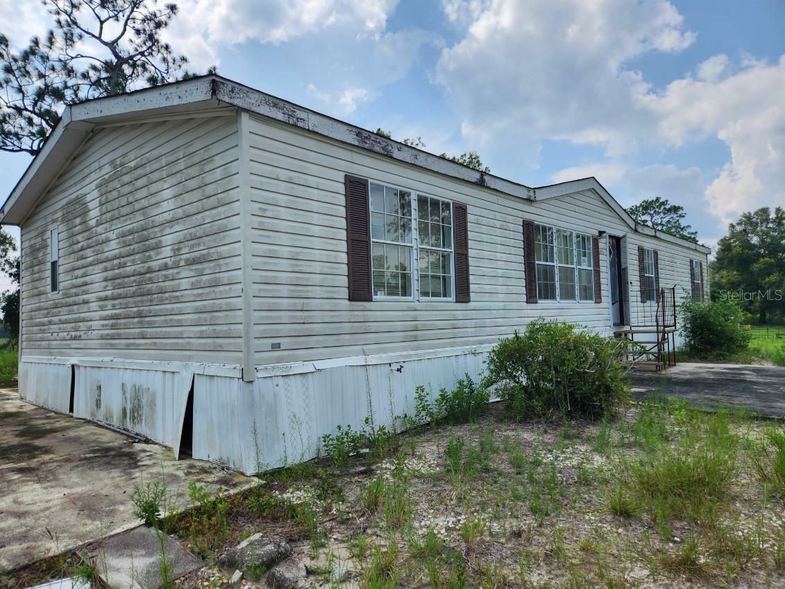 Property Photo:  6351 SE 186th Terrace  FL 32668 