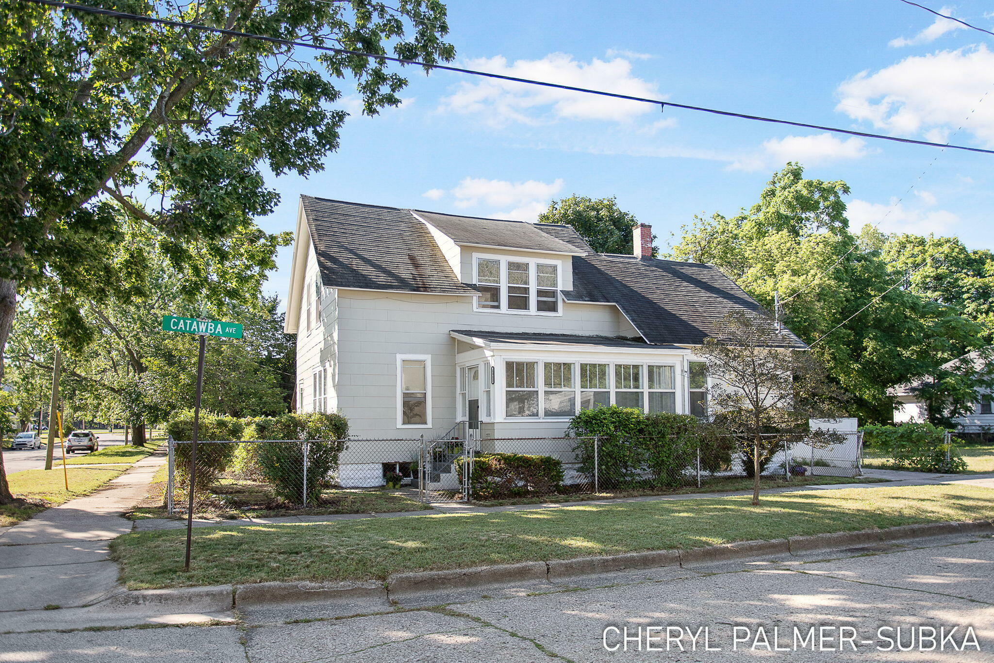 Property Photo:  1311 Spring Street  MI 49442 