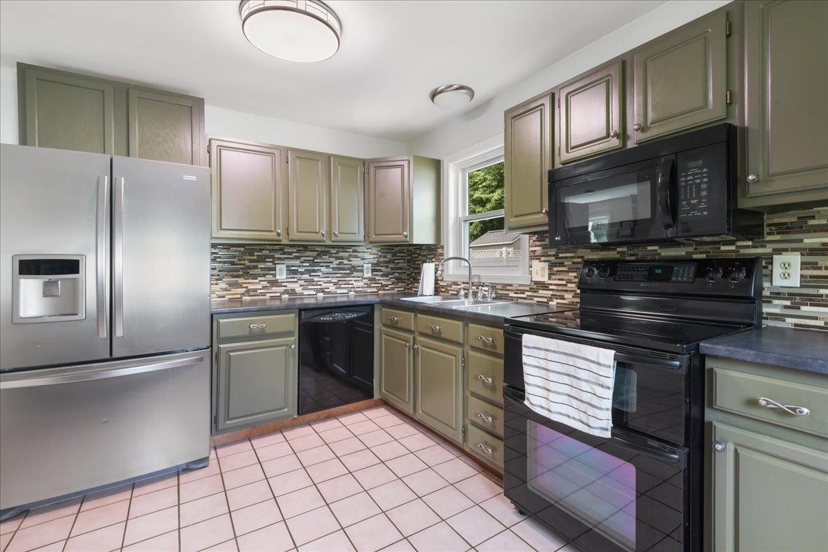 Property Photo: 36 Winter Lane VT 05468