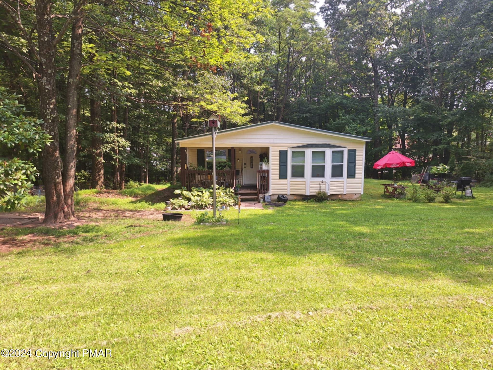 Property Photo:  8609 Kings Way  PA 18058 