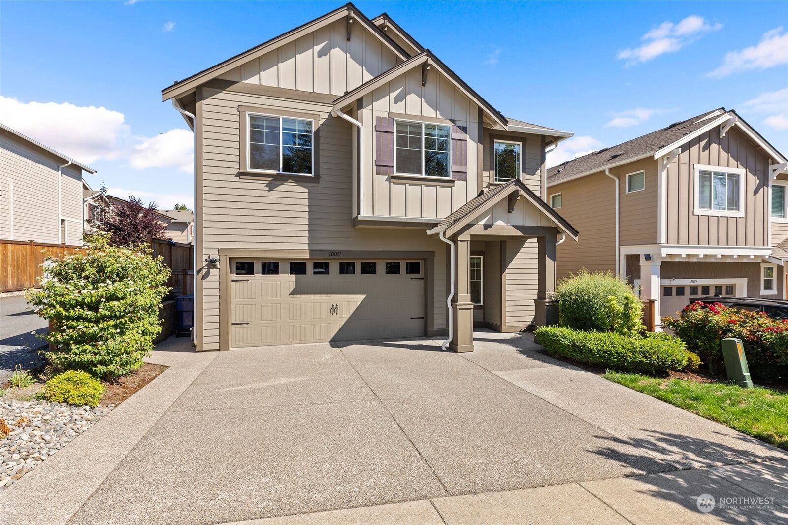 Property Photo: 10011 15th Place SE WA 98258