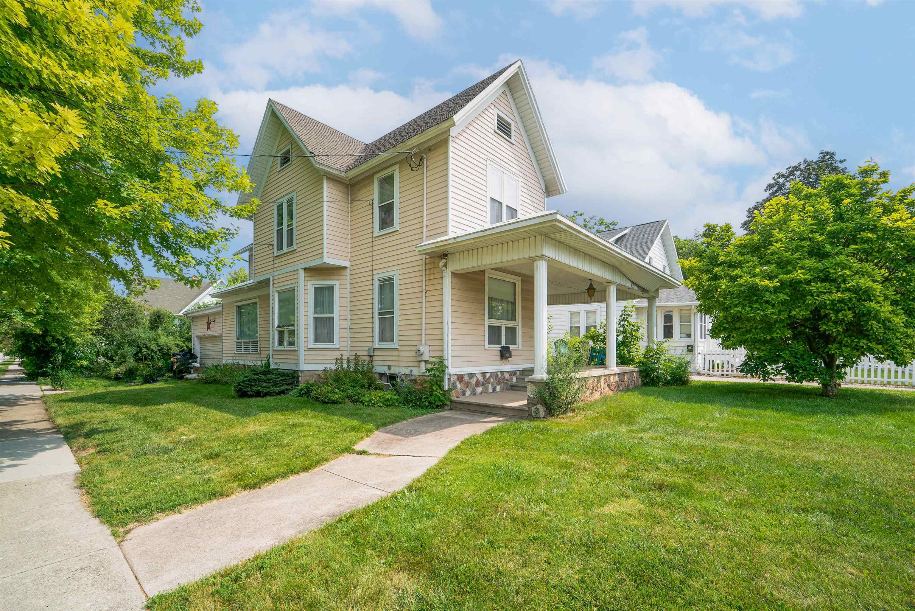 Property Photo:  1022 W New York Avenue  WI 54901 