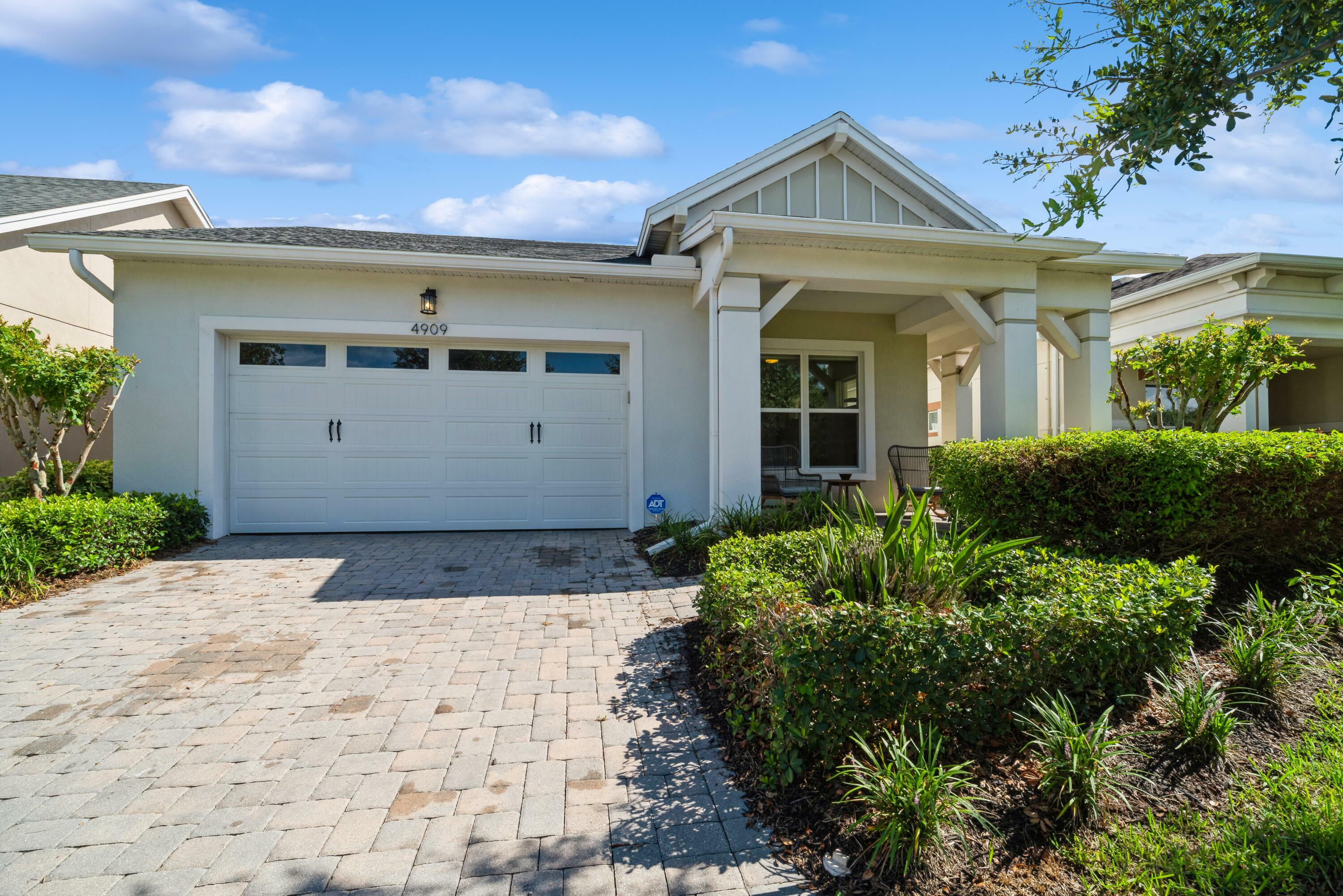 Property Photo:  4909 W Fountainwood Drive  FL 34772 