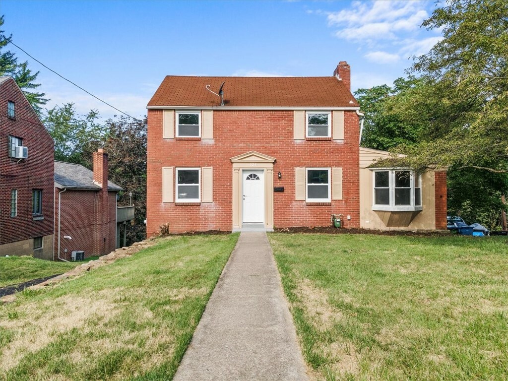 Property Photo:  324 Iris  PA 15235 