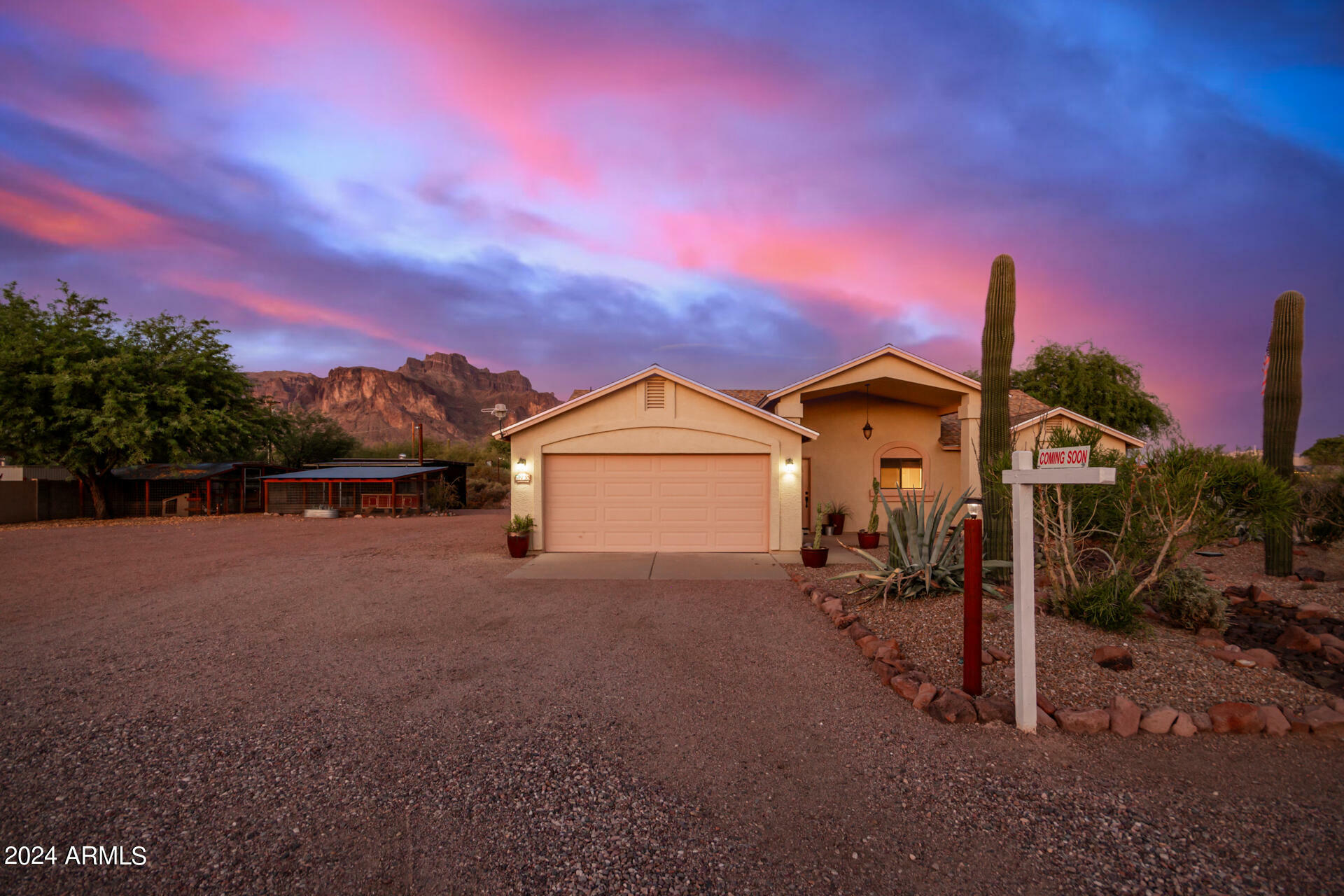 Property Photo:  735 N Arroya Road  AZ 85119 