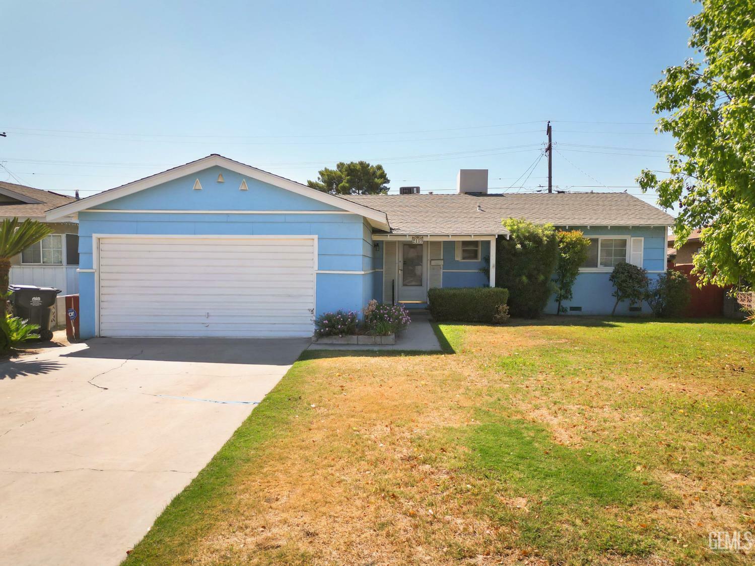 Property Photo:  2109 Mark Court  CA 93304 