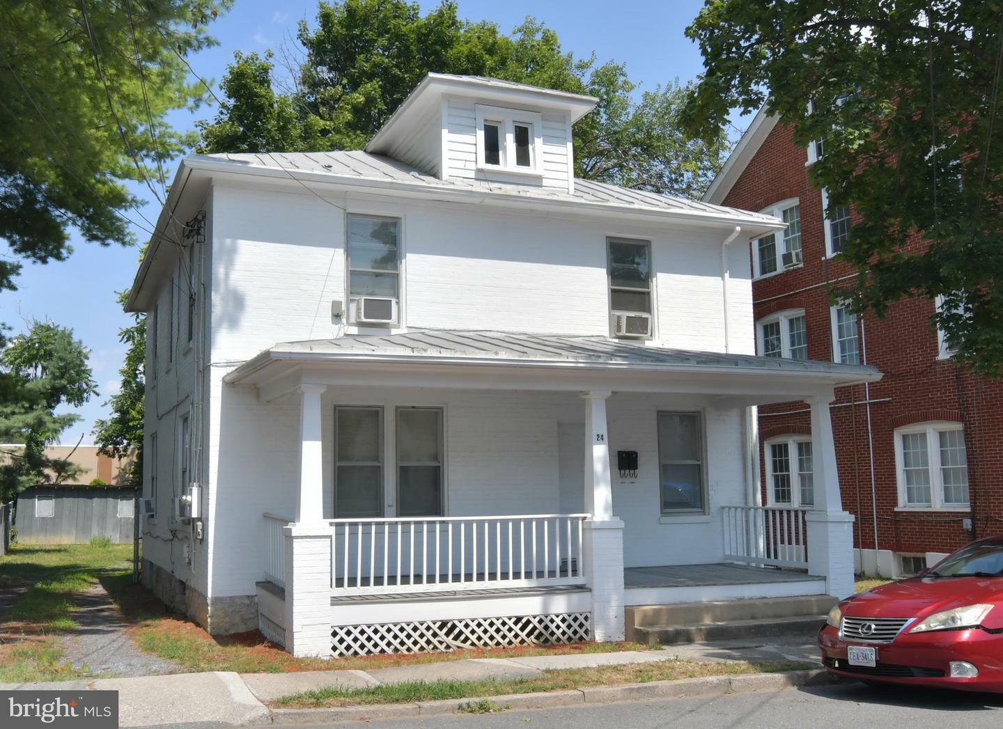 Property Photo:  24 Jackson Avenue Apt 2  VA 22601 