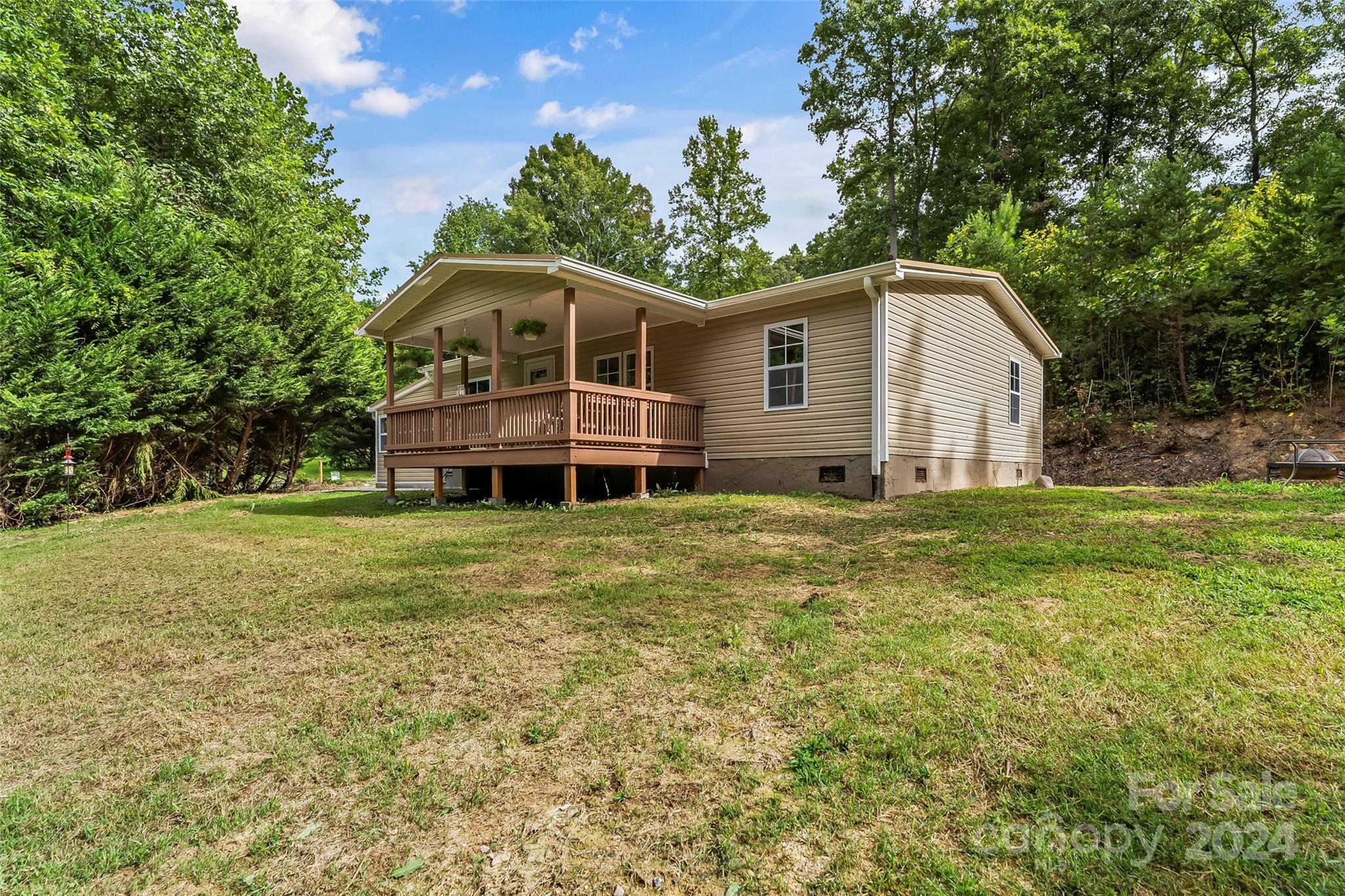 Property Photo:  218 Woodrun Drive  NC 28752 