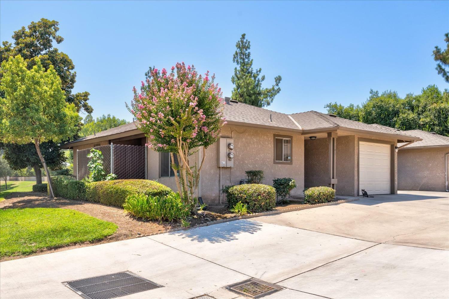 Property Photo:  1505 N Pleasant Avenue 101  CA 93728 