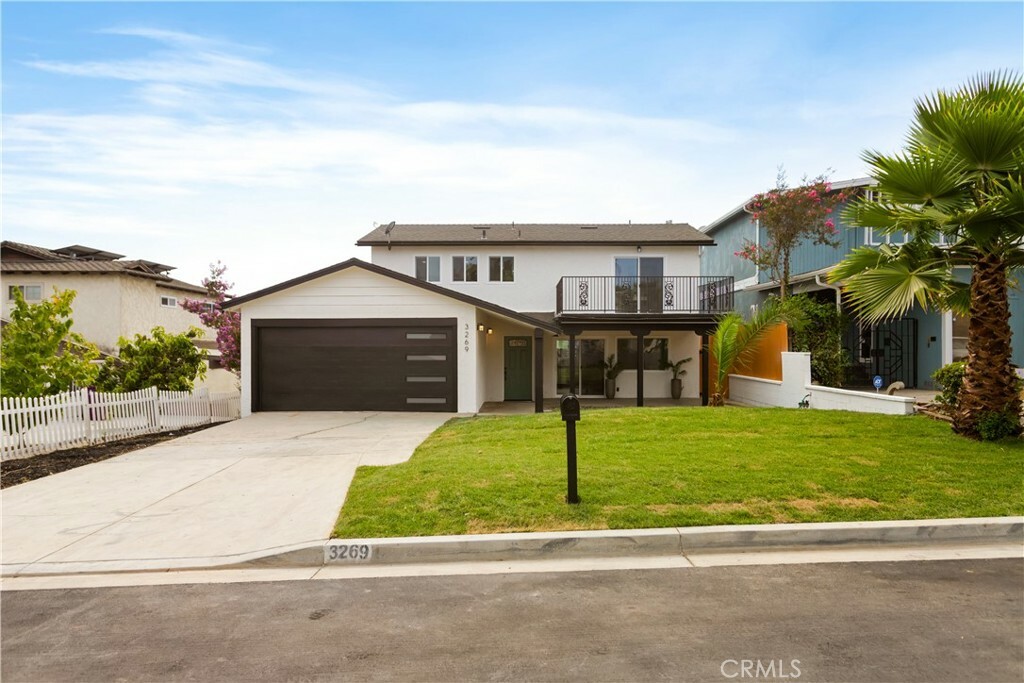 Property Photo:  3269 Pine Avenue  CA 90807 