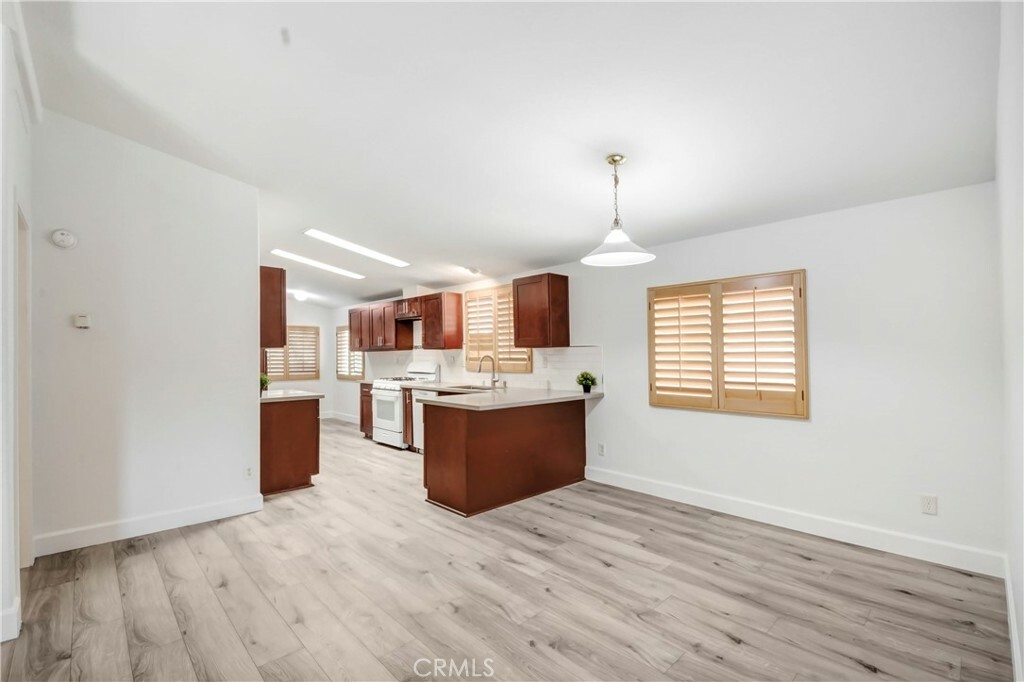 Property Photo:  1400 W 13th Street 31  CA 91786 