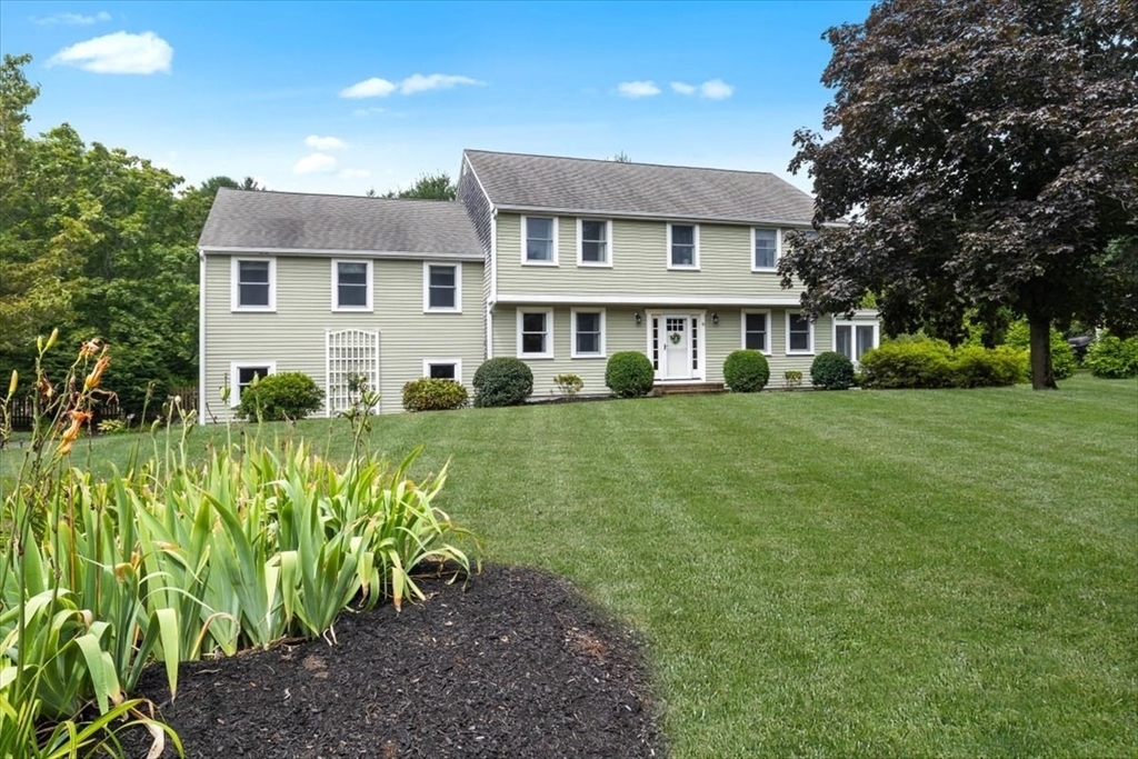 Property Photo:  10 Boxwood Ln  MA 02332 